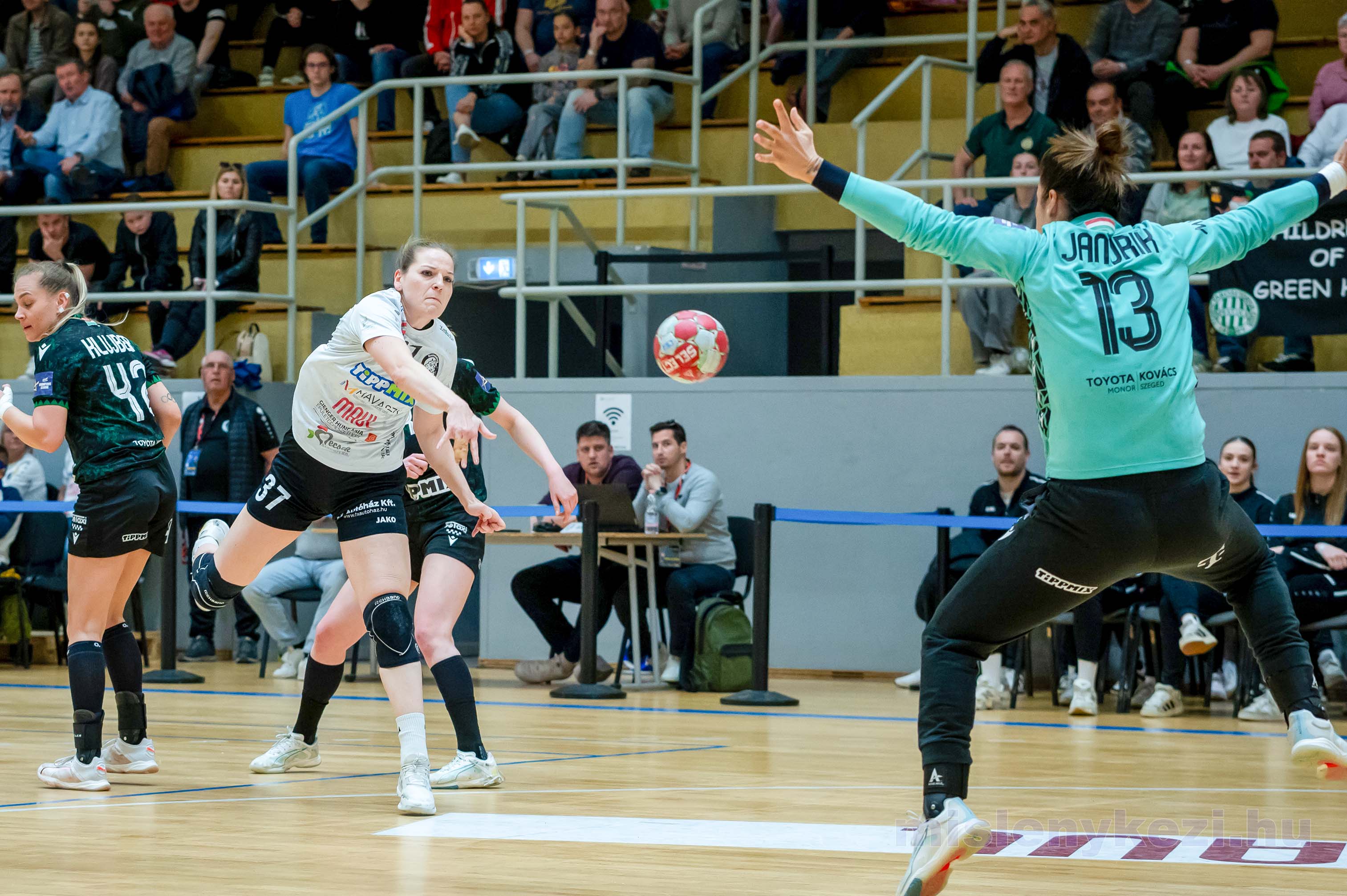 Jó atmoszféra, szórakoztató mérkőzés